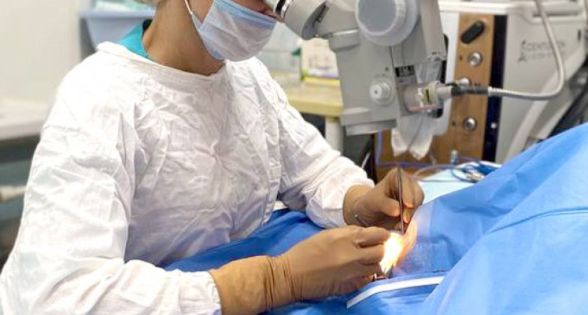 68-летнего мужчину срочно прооперировали хирурги-офтальмологи в Удмуртии
