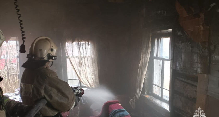 Извещатель и огнеборец спасли мужчину на пожаре в Балезинском районе