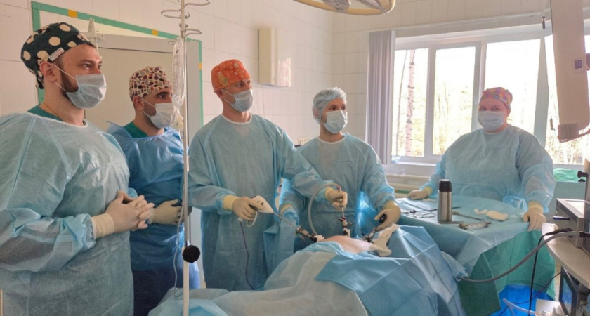 Врачи Удмуртии провели уникальную операцию на мочеточнике пациента
