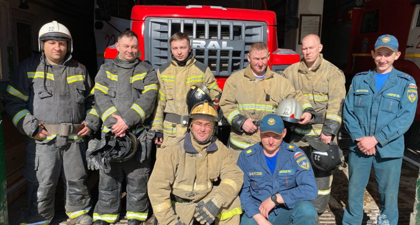 Пожилую женщину спасли на пожаре в Удмуртии