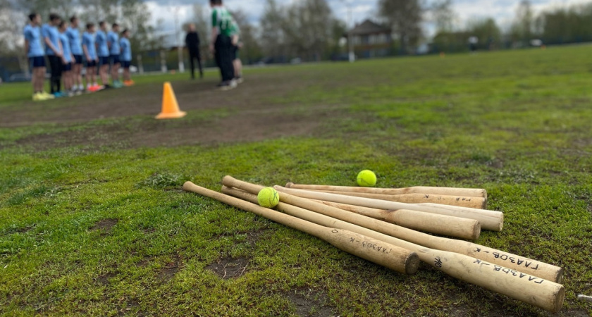В Балезино прошли зональные соревнования по лапте среди школьников