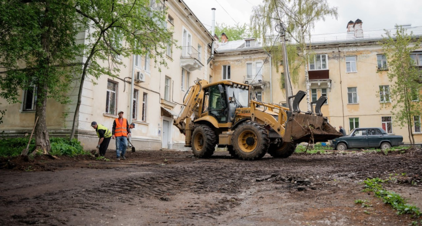 В Глазове начали ремонтировать дворы