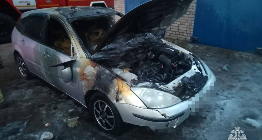 Житель Удмуртии пострадал при тушении своего автомобиля