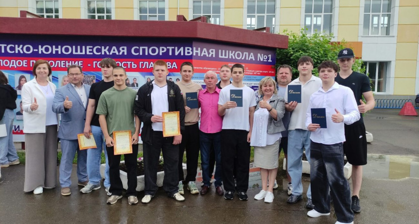 Спортивная Доска почета Глазова обновилась