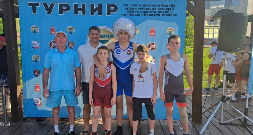 Глазовские борцы вновь привезли домой медали