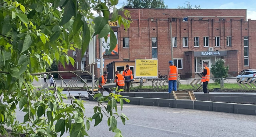 На дорогах Глазова продолжается ремонт