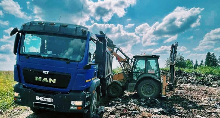 В Удмуртии в 2025 году с несанкционированных свалок вывезли на полигоны более 1 тысячи тонны мусора