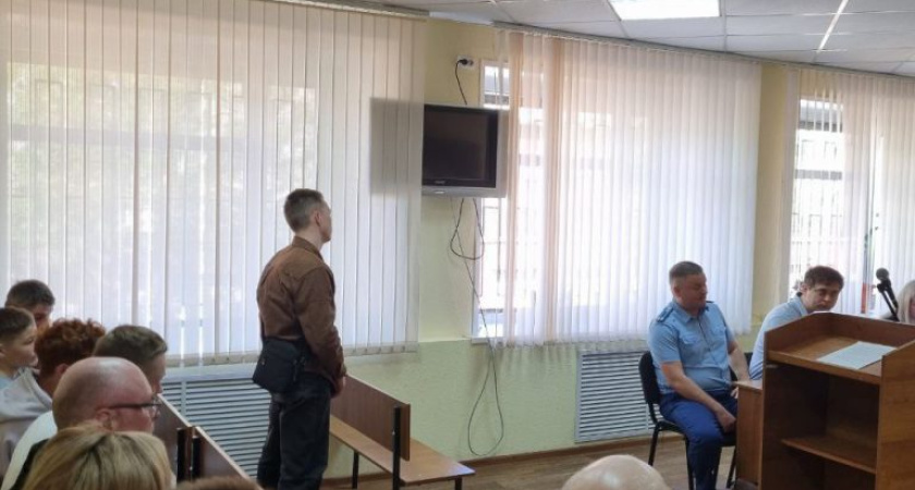 На 300 часов обязательных работ отправится 18-летний молодой человек за избиение школьников-"неформалов"