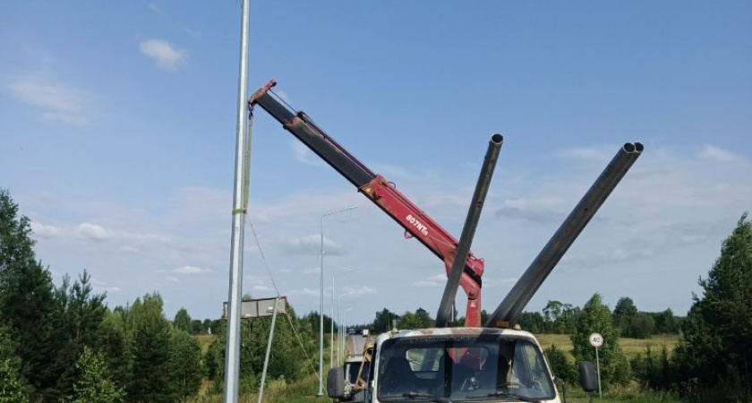 В ближайшее время в деревне Дзякино Ярского района главная улица будет полностью освещена