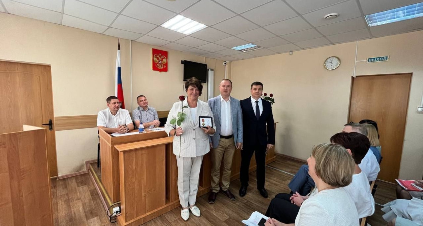 Судья из Глазова Ольга Кириллова награждена знаком отличия «За усердие» II степени