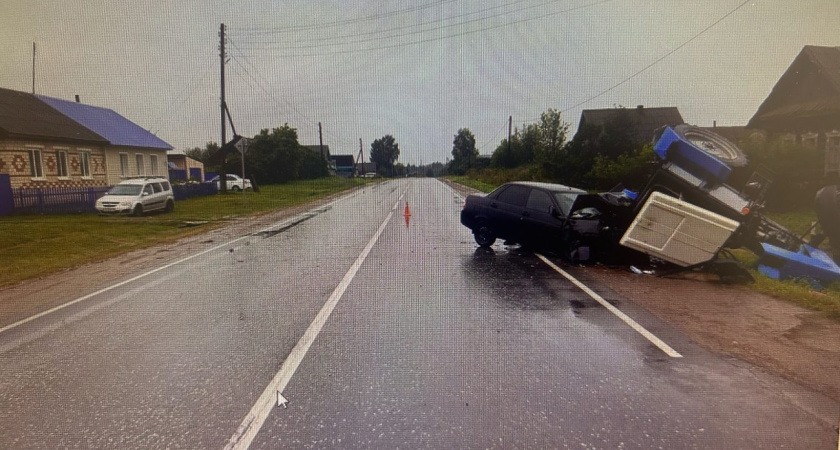 В Удмуртии четыре человека получили травмы в серьезном ДТП