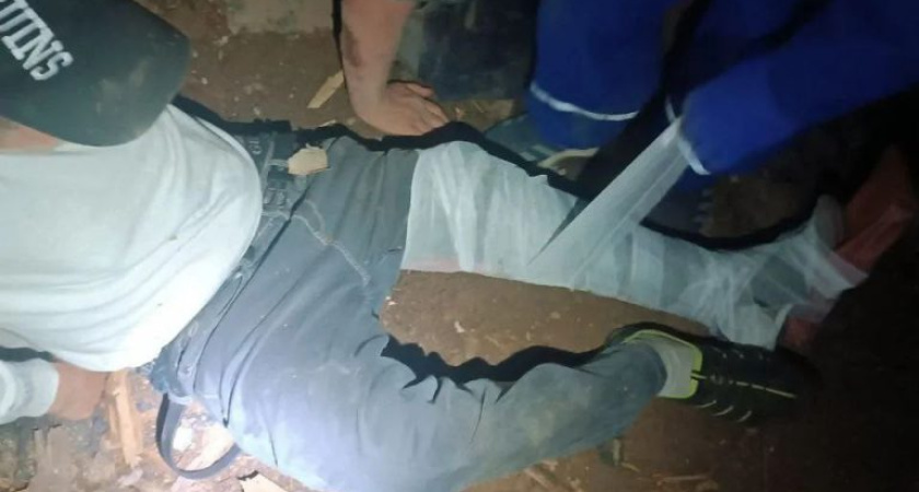 В Удмуртии двое мужчин провалились в подвал в частном доме