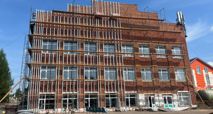 В Кезу ремонтируют Районный Дом культуры