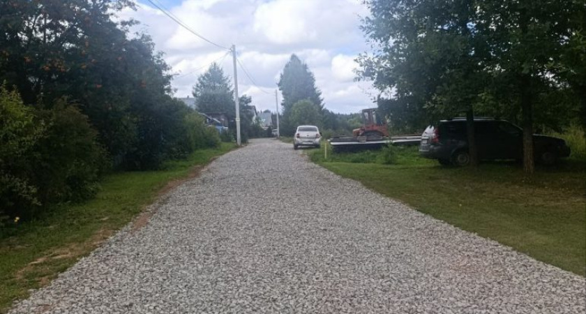 В населенных пунктах Глазовского района продолжается ремонт дорог