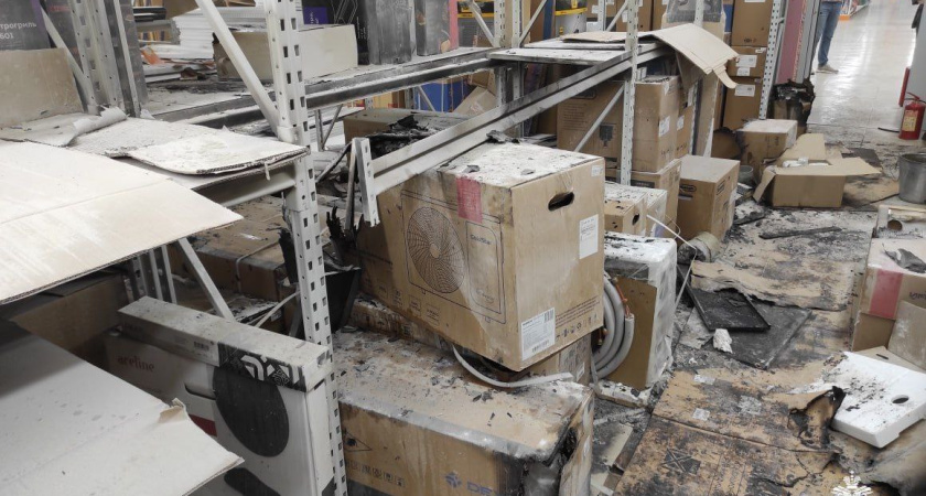 Горе-сварщики чуть не спалили магазин цифровой и бытовой техники в Ижевске