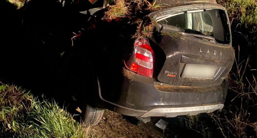 Поездка домой после свадьбы обернулась аварией на трассе в Удмуртии