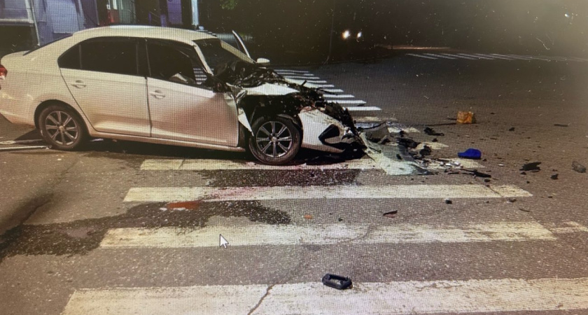 В Глазове водитель получил тяжелые травмы в ДТП