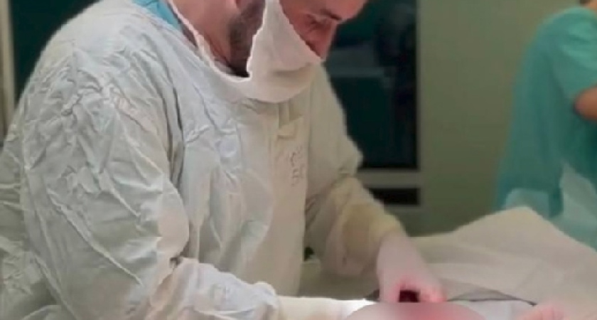 Врачи Удмуртии спасли подростка, который проглотил инородные тела