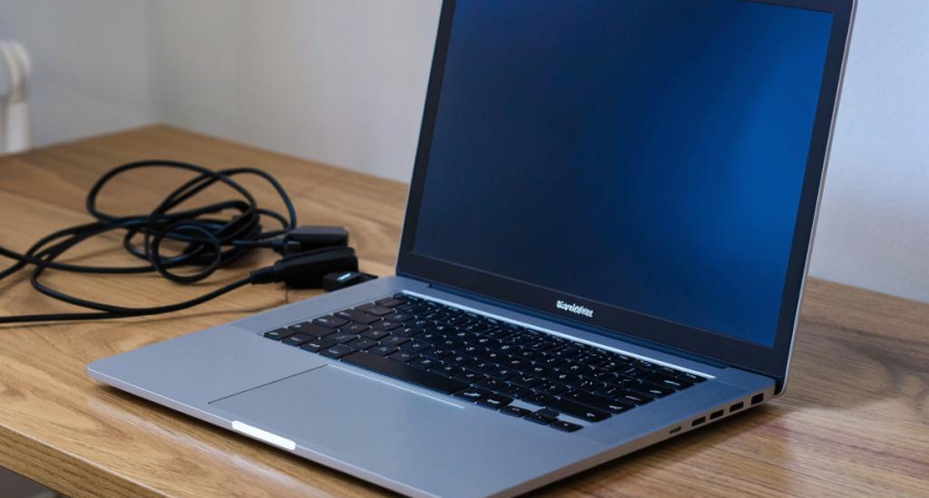 Студент вуза из Глазовского района задержан за кражу ноутбука из пункта выдачи заказов