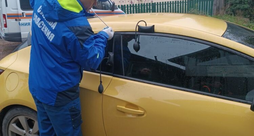 В Удмуртии двухлетний ребенок оказался запертым в машине