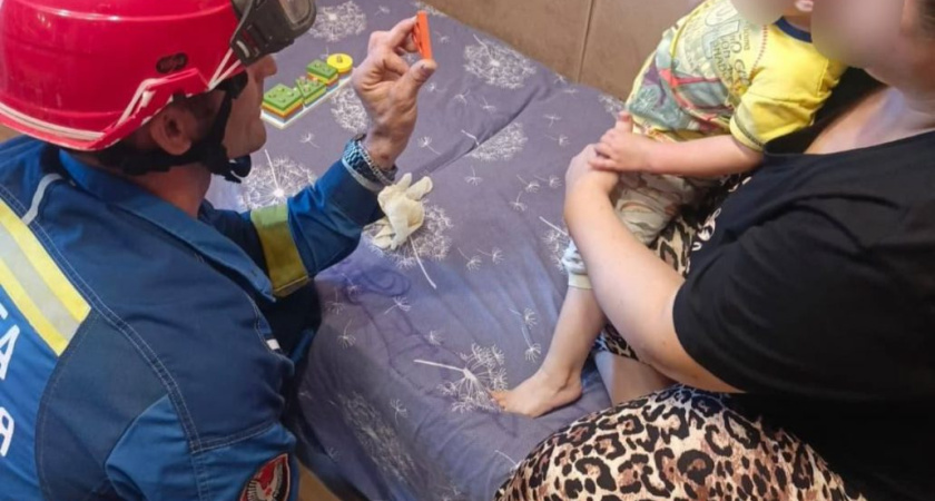 В Удмуртии у маленького ребенка палец застрял в игрушечном конструкторе