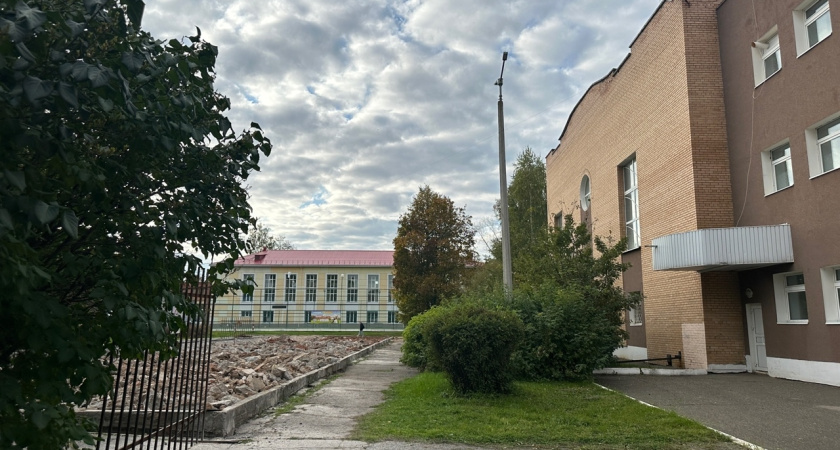 Бывший брызгательный бассейн в Глазове, который был частью старой системы охлаждения в Ледовом дворце, станет трассой для глазовских автомоделистов.