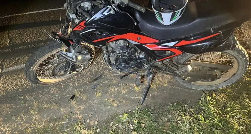 В Ярском районе бесправник на мотоцикле сбил 18-летнего пешехода