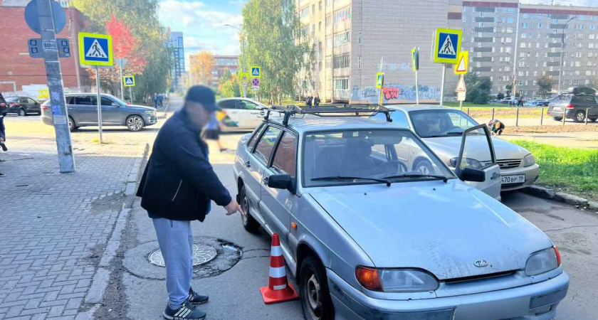 Девочка в Удмуртии выбежала на дорогу в неположенном месте и оказалась под колесами автомобиля