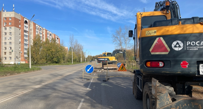 В Глазове на улице Пехтина закрыли для проезда транспорта две полосы со стороны пустыря