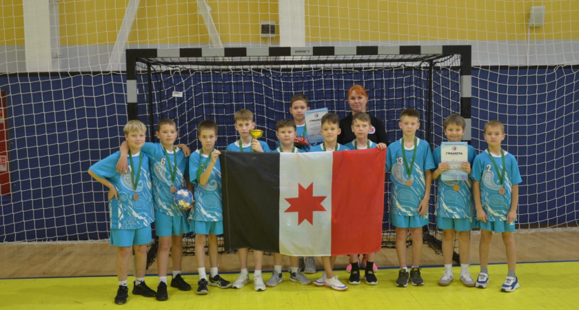 Юные глазовские гандболисты вернулись домой с медалями