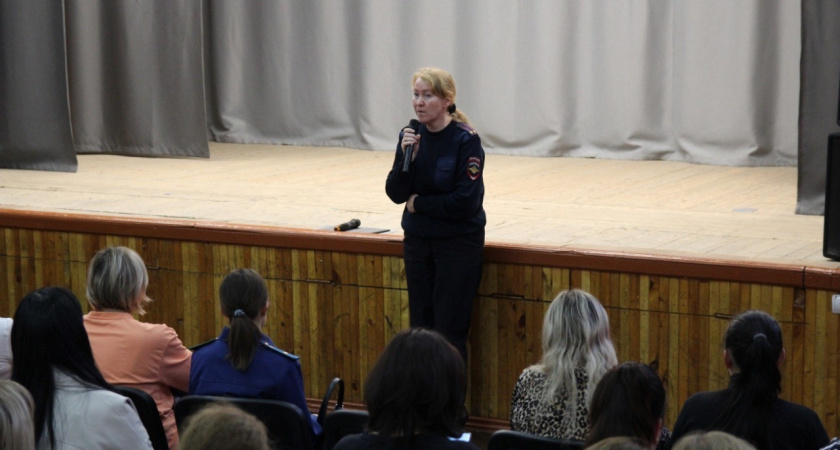 Большое родительское собрание прошло в Глазове