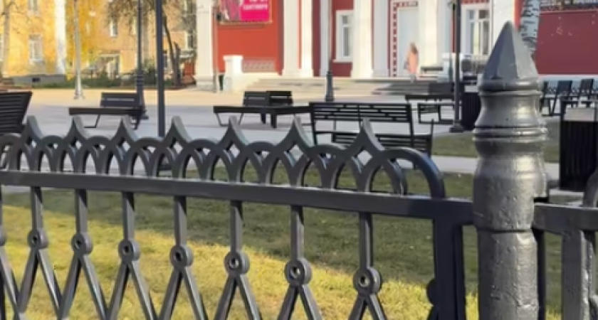 В октябре завершится благоустройство театральной площади у театра «Парафраз»