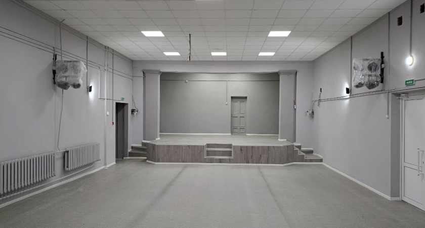 В Глазовском районе отремонтировали зрительный зал одного из Домов культуры