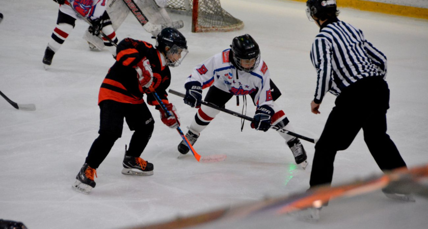 Юные хоккеисты Глазова участвуют в Первенстве Приволжского федерального округа по хоккею