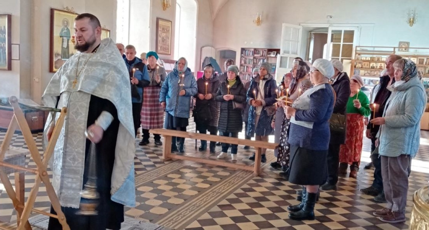 Игринцы отметили День солидарности и поэтической песни о погибших солдатах во всем мире