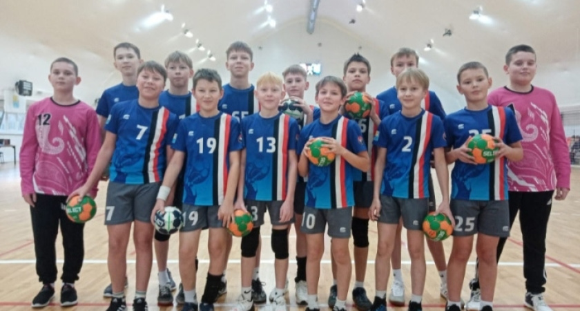 В Глазове завершились межрегиональные соревнования по гандболу