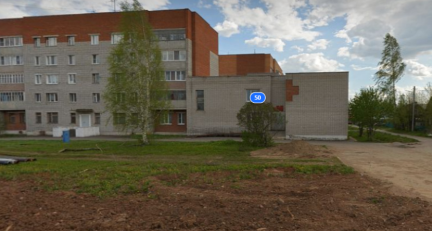 Здание поликлиники на улице Драгунова в Глазове выставлено на торги