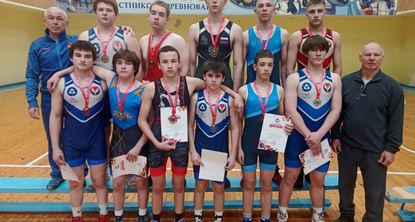 Юные борцы из Глазова вновь завоевали медали на республиканских соревнованиях