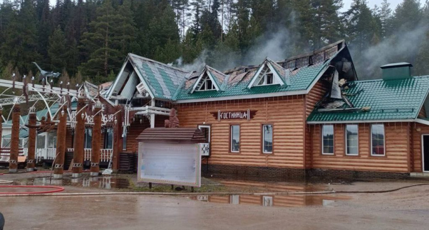 Кафе-гостиница горела в Шарканском районе Удмуртии