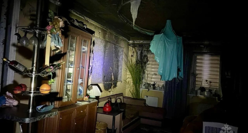 Из-за короткого замыкания в потолочном светильнике чуть не сгорел дом в Удмуртии