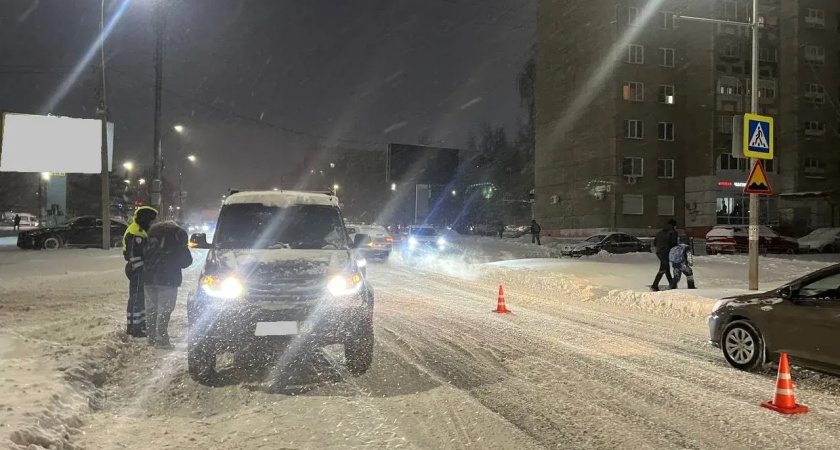 В Удмуртии под колеса автомобиля попал 9-летний мальчик