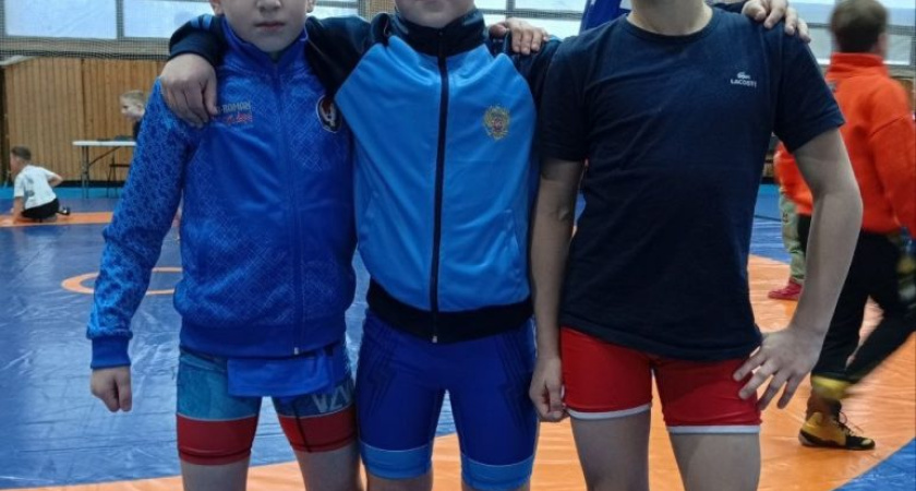 Юные глазовчане отлично выступили на соревнованиях по греко-римской борьбе