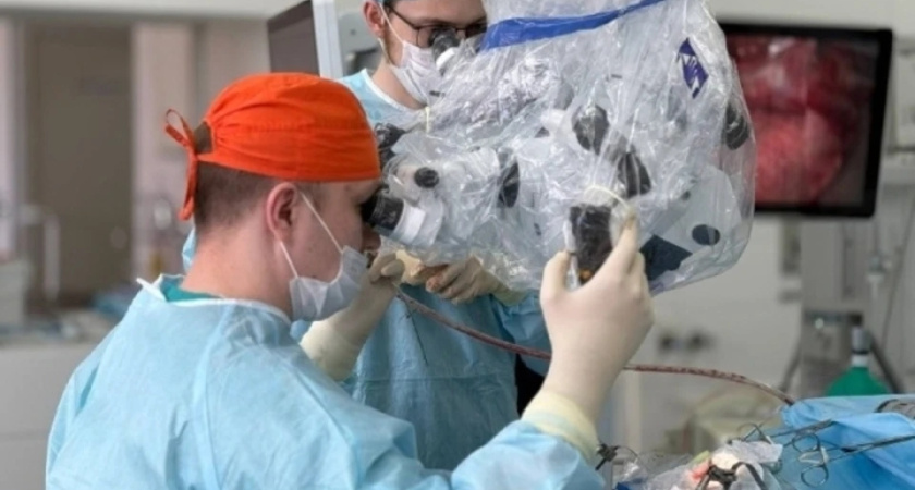 Врачи в Удмуртии провели успешную операцию по удалению опасной аневризмы мозга