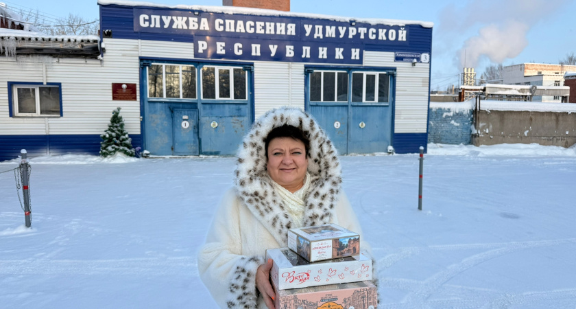 Учебное заведение в Глазове поздравило пожарных и спасателей Республики с Новым годом