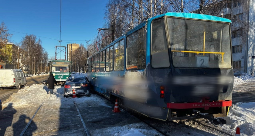 В Удмуртии случилось ДТП с участием трамвая