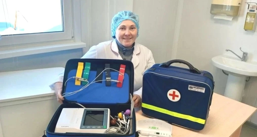 ФАПы Глазовского района получили новое медицинское оборудование