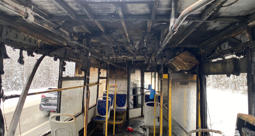 В столице Удмуртии загорелся автобус с пассажирами
