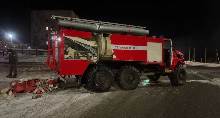 В Удмуртии грузовик протаранил пожарный автомобиль и патруль ДПС