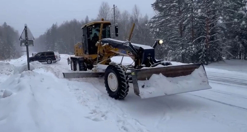Дорожные службы Удмуртии восстановили движение на трассе Ижевск – Воткинск