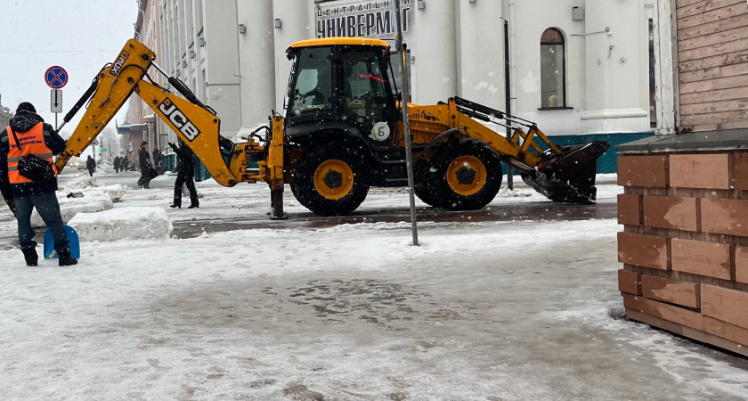 Власти Удмуртии опровергли слух о том, что школьников заставляют чистить улицы от снега 